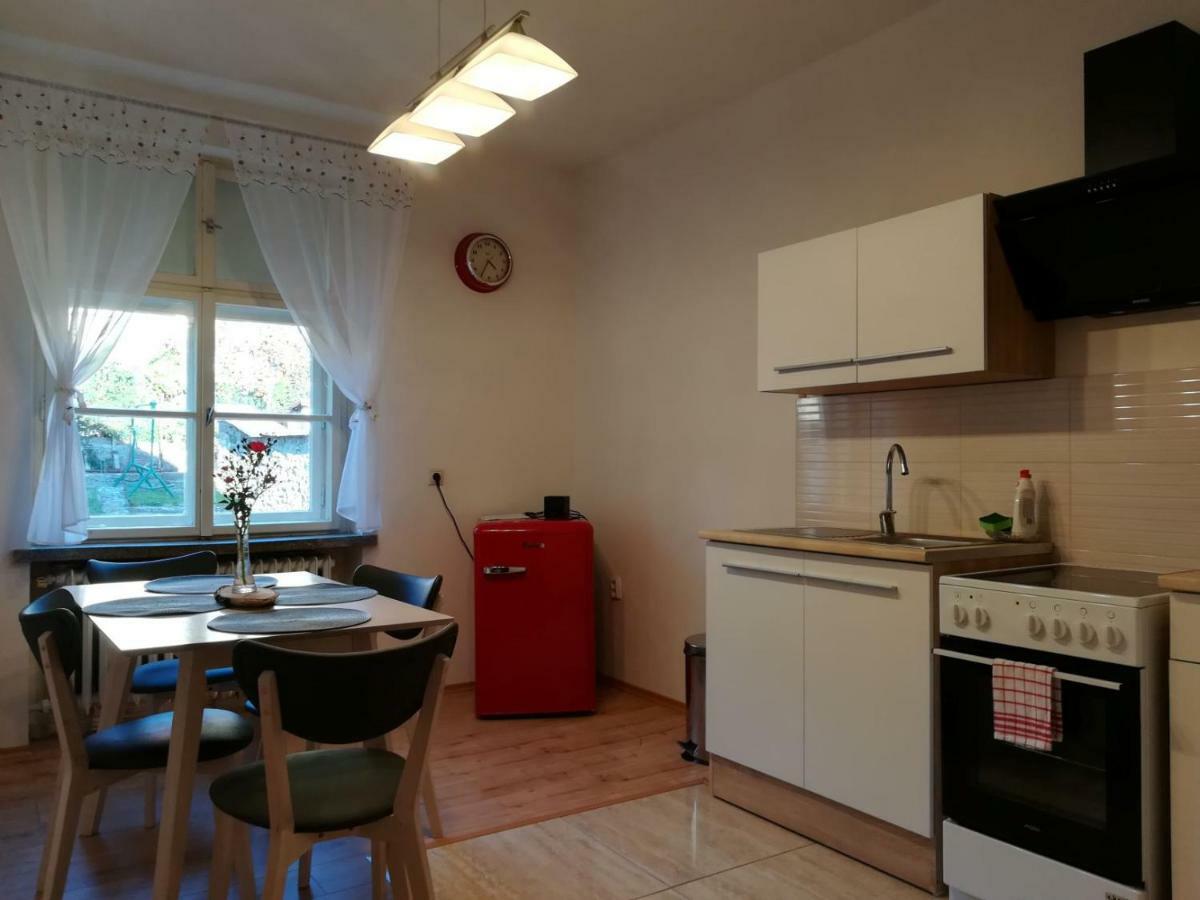 Apartman S Vyhladom Apartment เครมนิตซา ภายนอก รูปภาพ